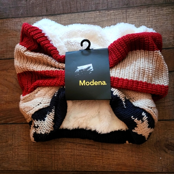 MODENA PATRIOTIC WRAP SCARF - Picture 1 of 8